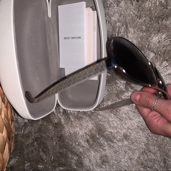 Brand new sunglasses Michael Kors - Picture 6 of 6